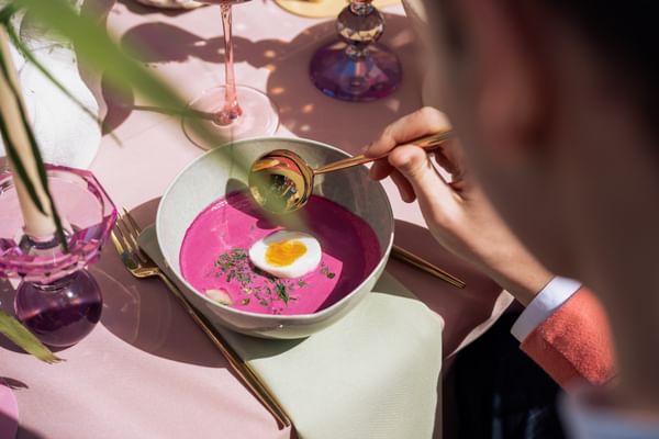 GoVilnius-Pink-Soup-Fest-Portal-Dinner-Table-AHOY-2024-Small (4).jpg