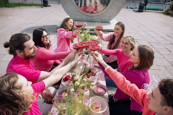 GoVilnius-Pink-Soup-Fest-Portal-Dinner-Table-AHOY-2024-Small (5).jpg
