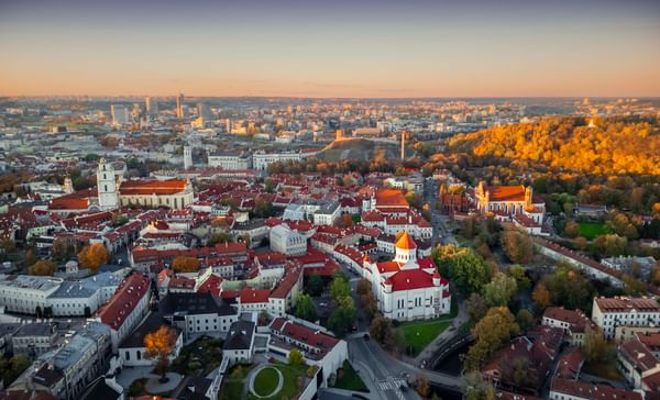 GoVilnius-Autumn-City-GabrielKhiterer.jpg