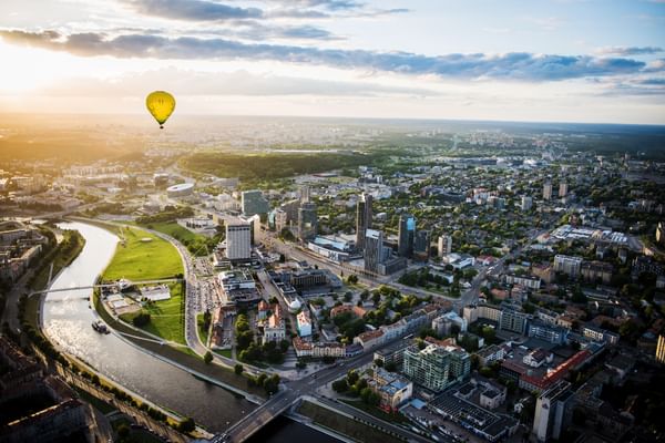 GoVilnius-Panorama-HotAirBaloon-Green-MonikaKrilaviciene.jpg
