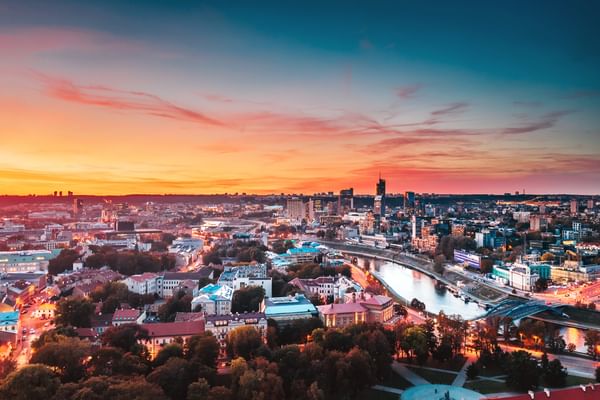 GoVilnius-River-Panorama-Sunset-AndriusAleksandravicius.jpg