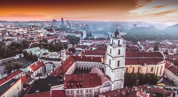 GoVilnius-VilniusUniversity-OldTown-Panorama-GabrielKhiterer.jpg