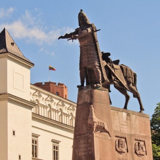 Wycieczka po kryptach katedralnych i historii średniowiecza