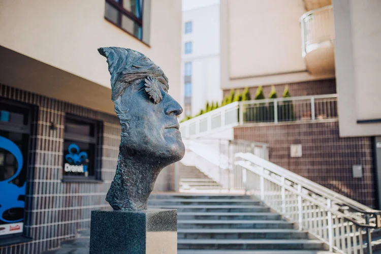 Monument to John Lennon 