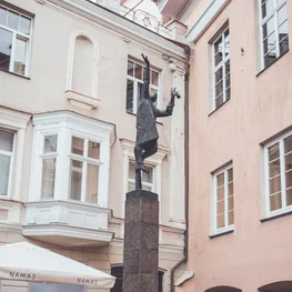 Statue of the Lamplighter