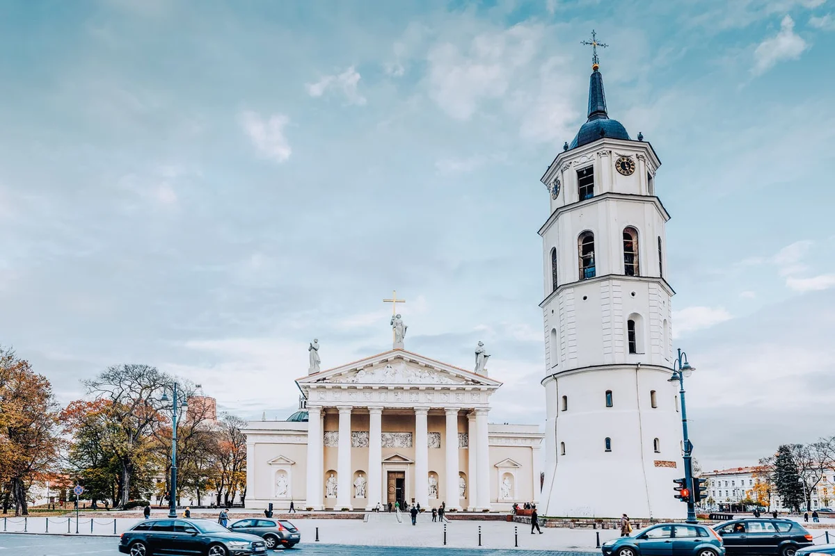 Vilniaus arkikatedra bazilika ir varpinė Katedros aikštėje — photo 4