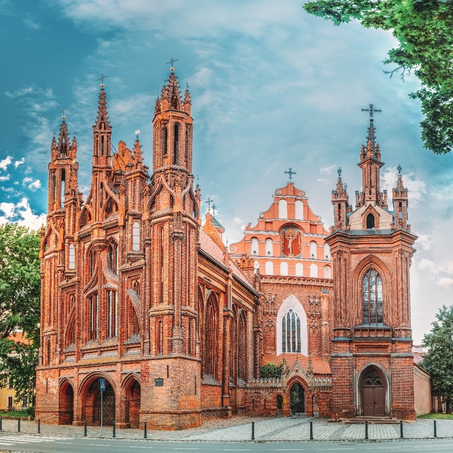 28 Churches in the Old Town — Architecture, įdomus faktas apie Vilnių