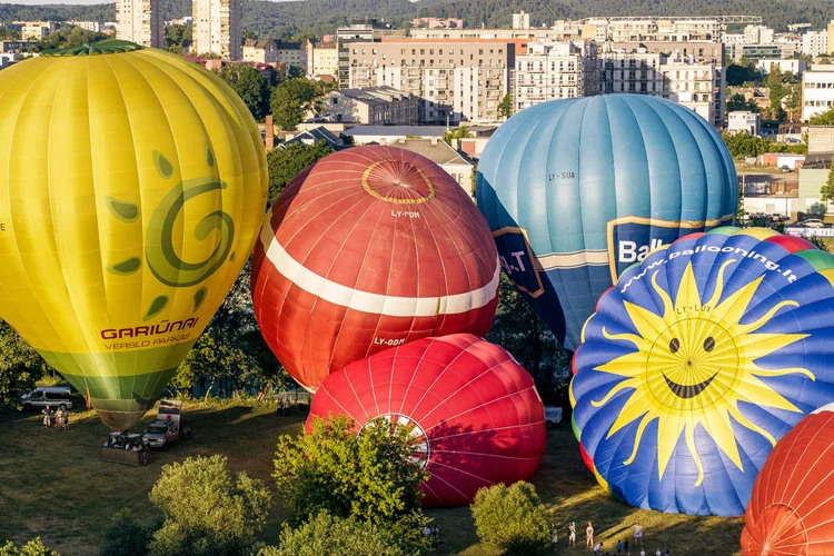 Skrydis oro balionu: skraidina „Oreivystės centras“