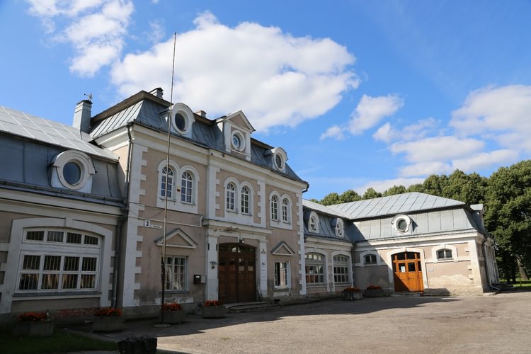 Pałac Tyszkiewiczów w Wace Trockiej