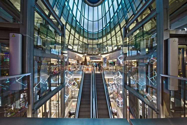 VILNIUS AKROPOLIS is the largest multi-functional shopping centre in the  Baltic countries.