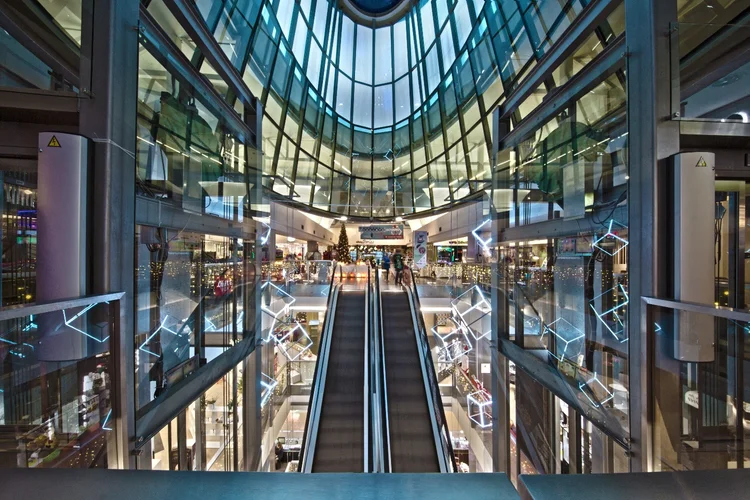 VILNIUS AKROPOLIS is the largest multi-functional shopping centre in the  Baltic countries.