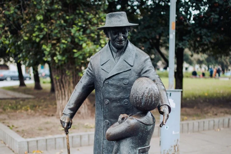 Monument to Zemach Shabad