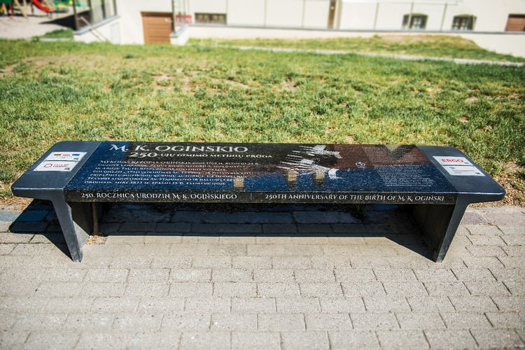 Musical Oginski Bench