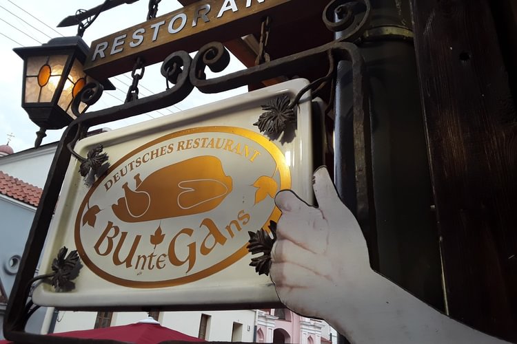 Vokiškos virtuvės restoranas „Bunte Gans“ (Aušros Vartų g. 11)