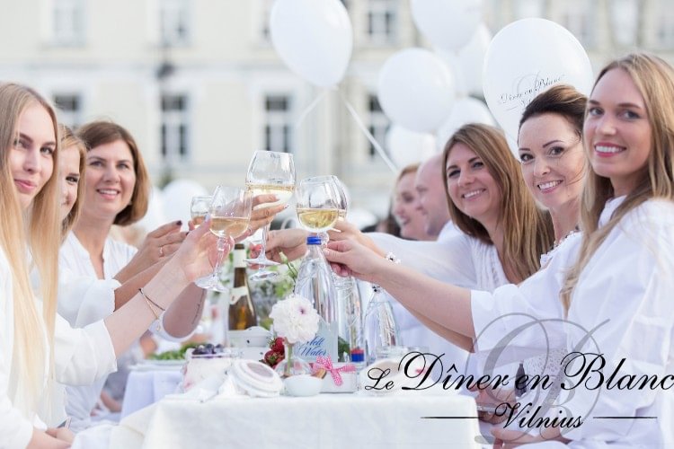 „Le Dîner en Blanc“ – „Vakarienė baltai“