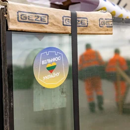 Vilnius Donates Glass to Glaze Shattered Windows in Borodyanka, Kyiv