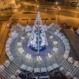 How has Vilnius Set Christmas Tree Trends since 2015? 