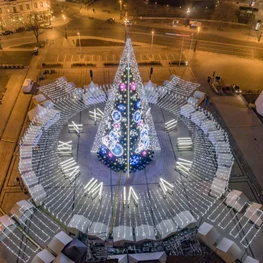 How has Vilnius Set Christmas Tree Trends since 2015?