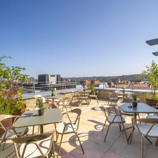 Vilnius lädt nach draußen ein: Cafés und Terrassen mit der schönsten Aussicht in der Stadt