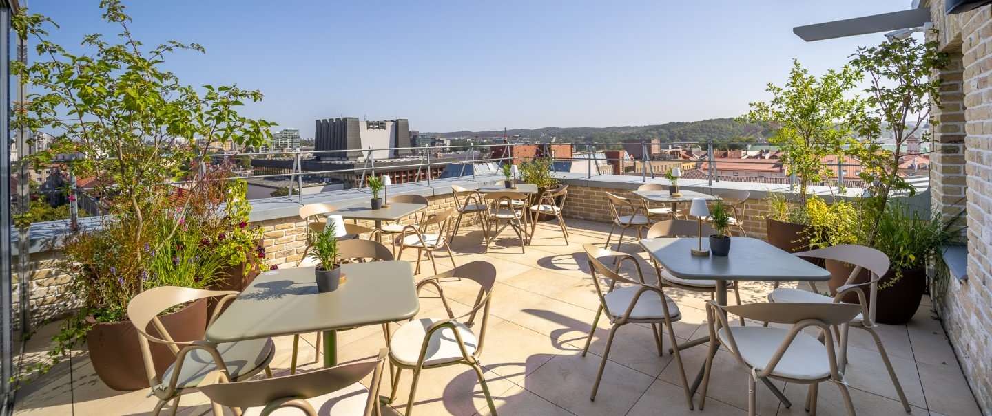 Vilnius lädt nach draußen ein: Cafés und Terrassen mit der schönsten Aussicht