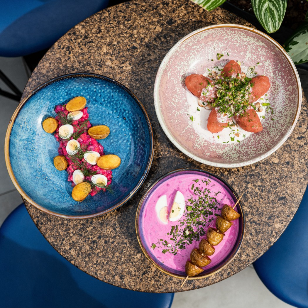 Rožinės sriubos karštinė Vilniuje – „Pink Soup Fest“: kokius gastronominius stebuklus ruošia Vilniaus restoranai?