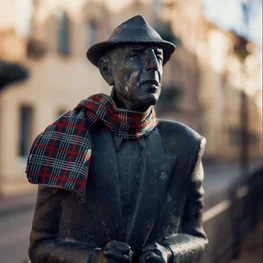 Sculpture of Leonard Cohen