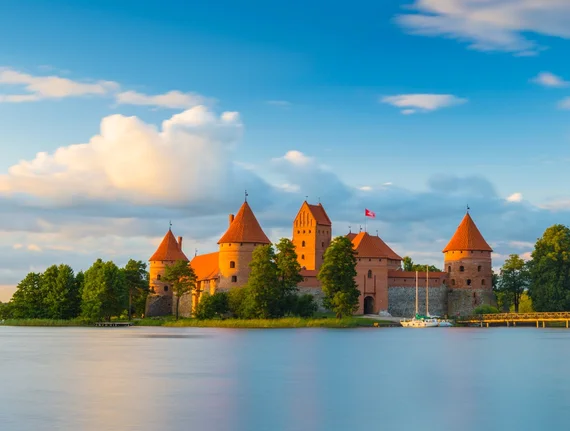 8. Regular tour to Trakai by bus (with audio guide)