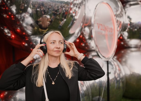 An International and Open City