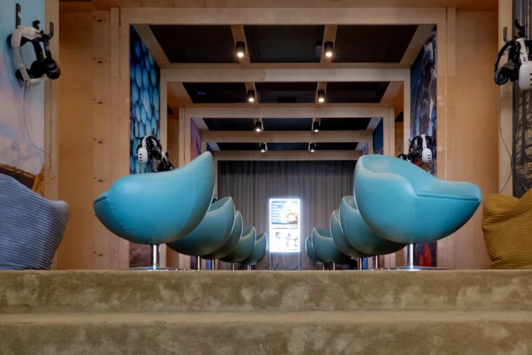 Hexa Cinema – Virtual Reality Cinema Space