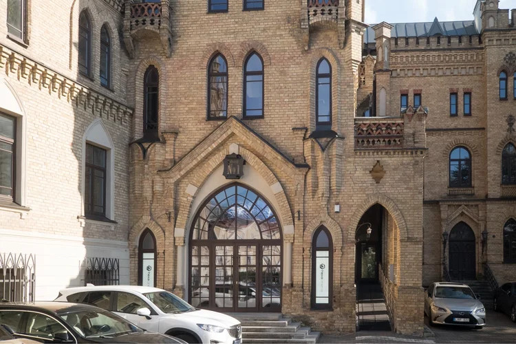 Hexa Cinema – Virtual Reality Cinema Space