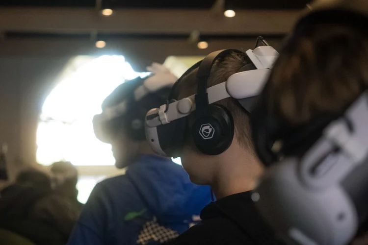 Hexa Cinema – Virtual Reality Cinema Space