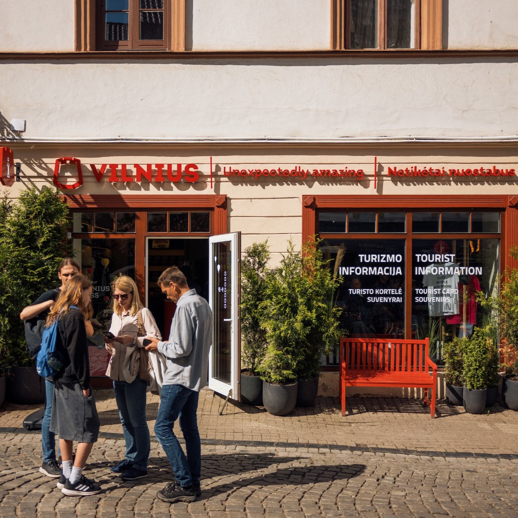 Nuo šaltibarščių iki troleibusų: turistų Vilniuje daugėja – kodėl jie renkasi sostinę?