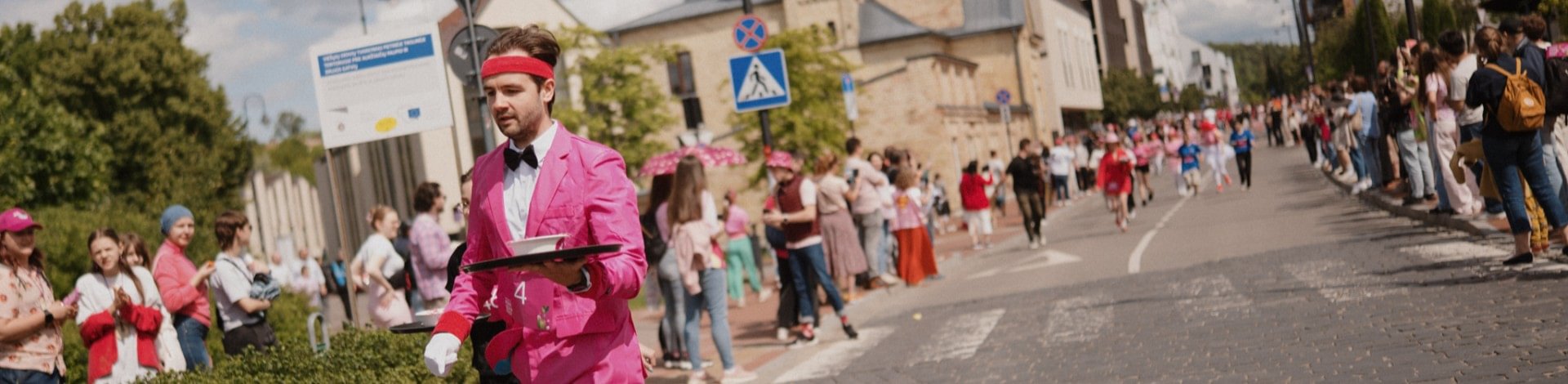Pink Soup Waiter's Run