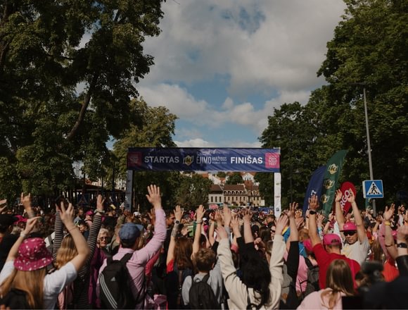 Den rosigen „IKI“ Geh-Wettbewerb