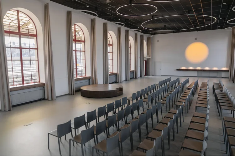 Saulės salė Vilniaus geležinkelio stotyje