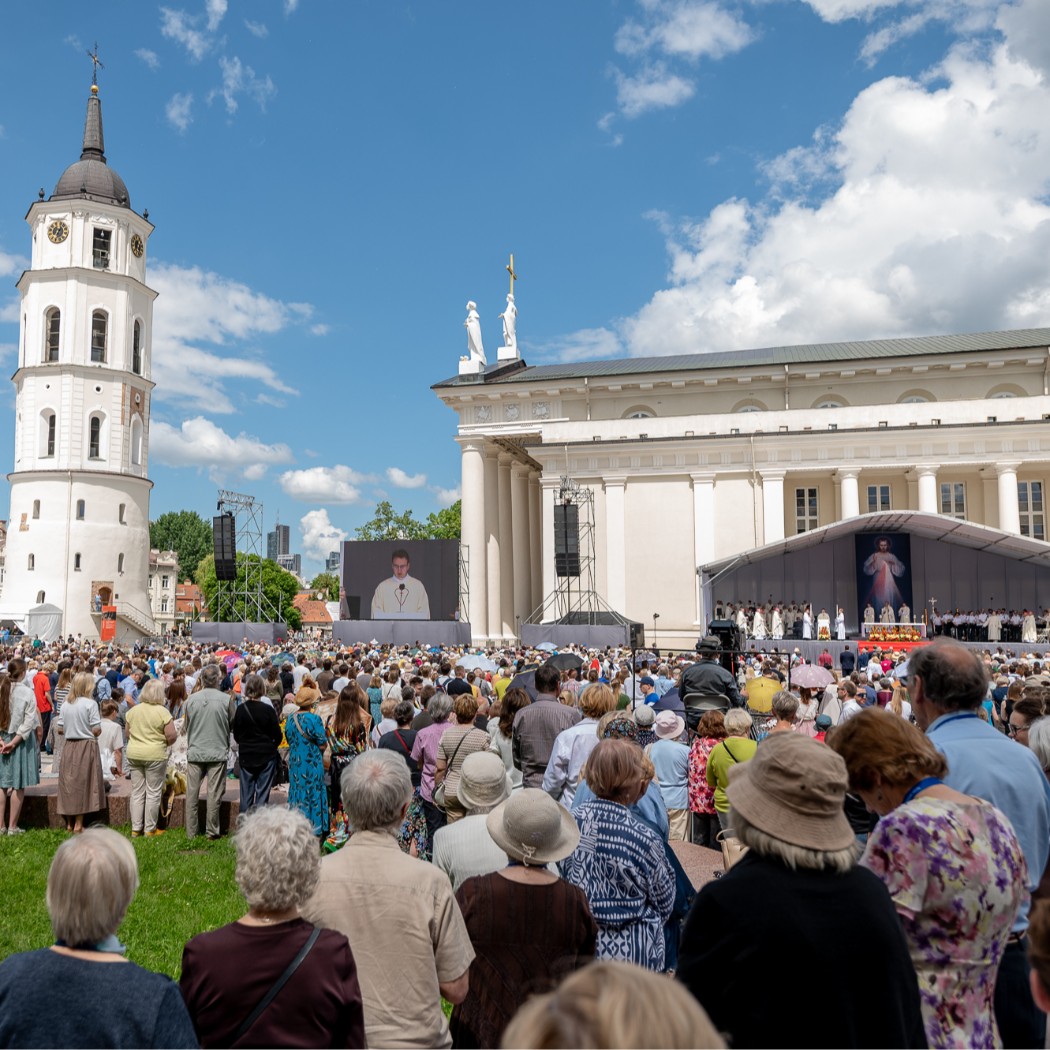 Biggest Catholic Gathering Opens in Vilnius - Birthplace of Divine Mercy Devotion