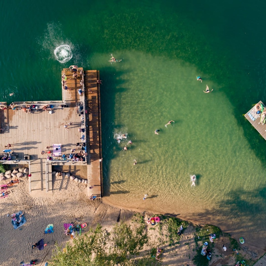 Znajdujące się o rzut kamieniem od granicy Wilno oferuje niezwykłe i niedrogie wakacje: 15 plaż oraz zabytkowe Stare Miasto wpis