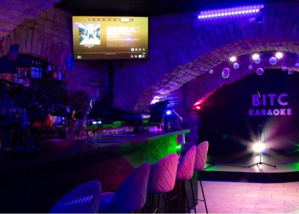 Bitc Karaokės Bar: Sing From The Top Of Your Lungs